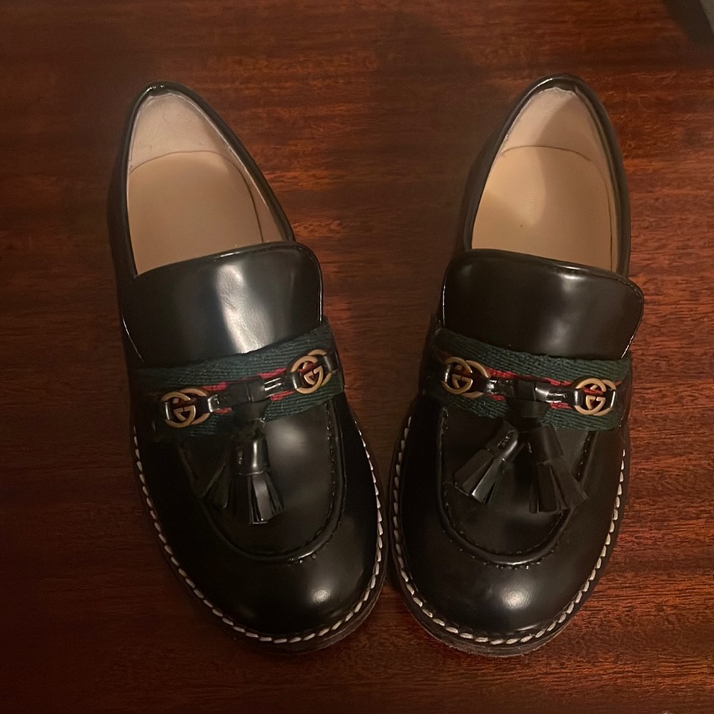 Gucci Black Leather Kids Tassel Loafers with Green and Red Web